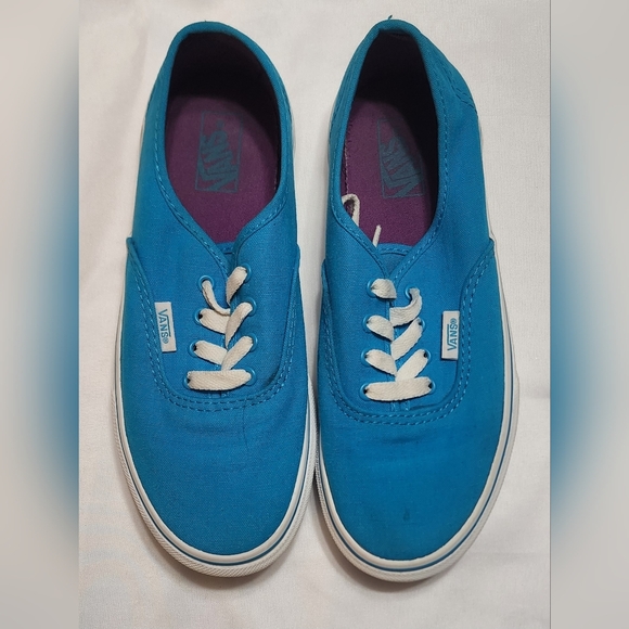 Vans - Picture 2 of 4